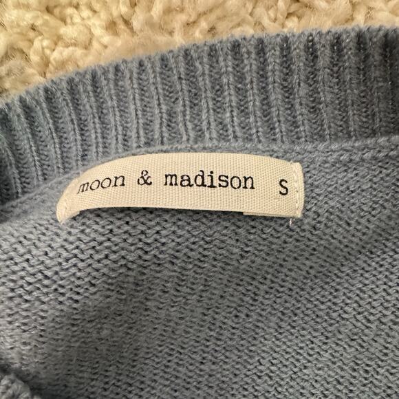 Moon And Madison Small Blue And White‎ Long Sleeve Round Neck Sweater with Stars - Picture 4 of 7